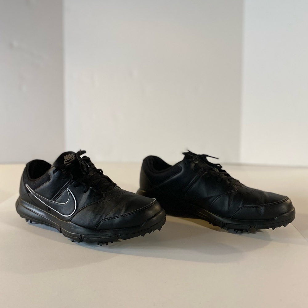 Nike Golf Cleats - Picture 2 of 9